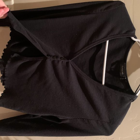 Button up top - Picture 2 of 3